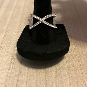 I AM Fashion Crossover Ring - Size M